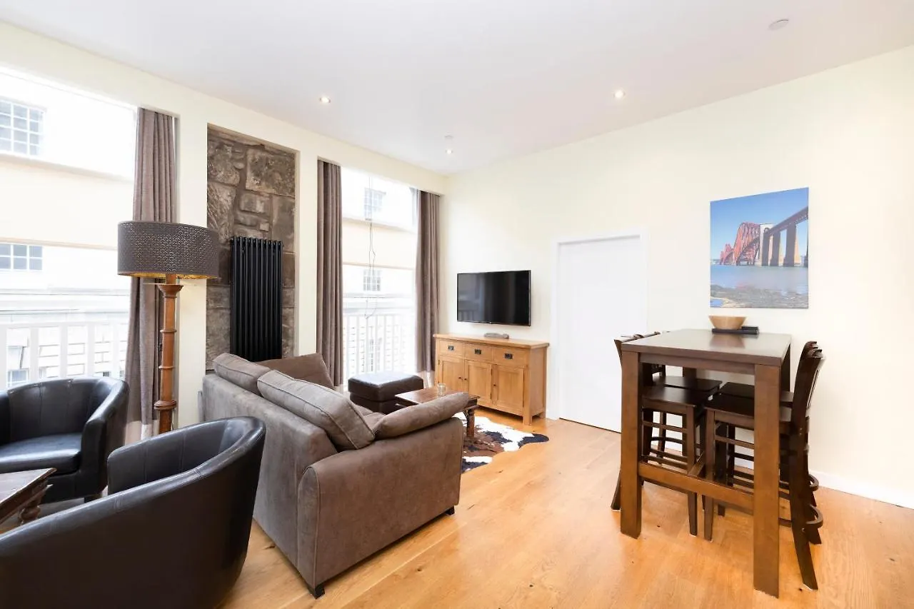 Joivy 1 Bed Flat In Old Town, Next To St Giles Cathedral Apartment Edinburgh