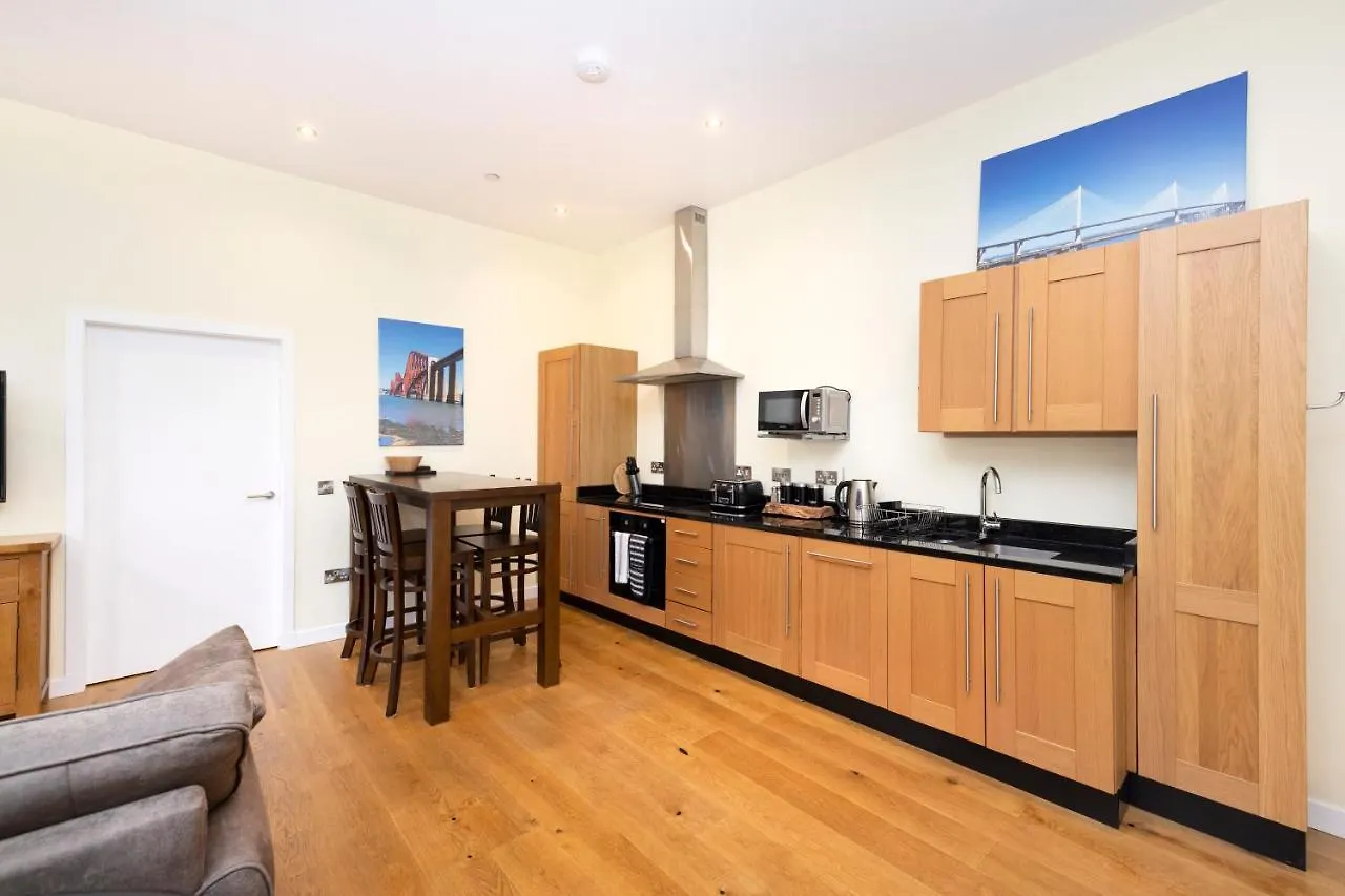 Joivy 1 Bed Flat In Old Town, Next To St Giles Cathedral Apartment Edinburgh