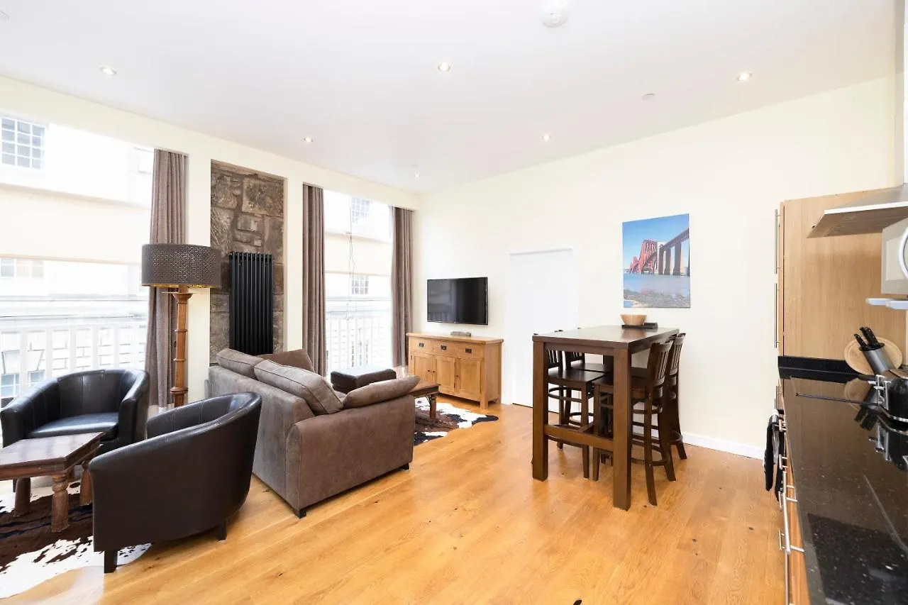 Joivy 1 Bed Flat In Old Town, Next To St Giles Cathedral Apartment Edinburgh