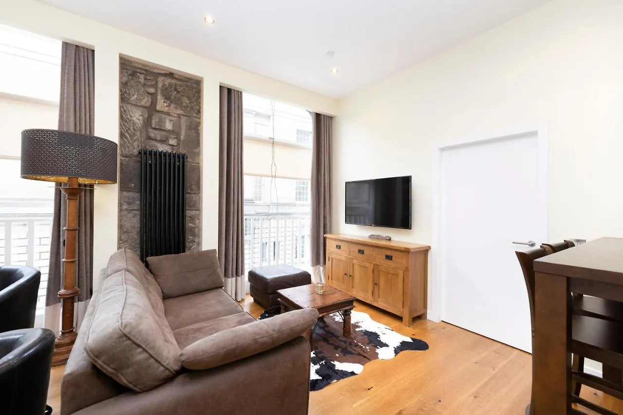 Joivy 1 Bed Flat In Old Town, Next To St Giles Cathedral Apartment Edinburgh