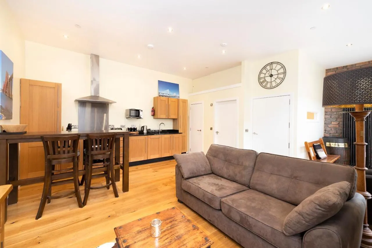 Joivy 1 Bed Flat In Old Town, Next To St Giles Cathedral Apartment Edinburgh