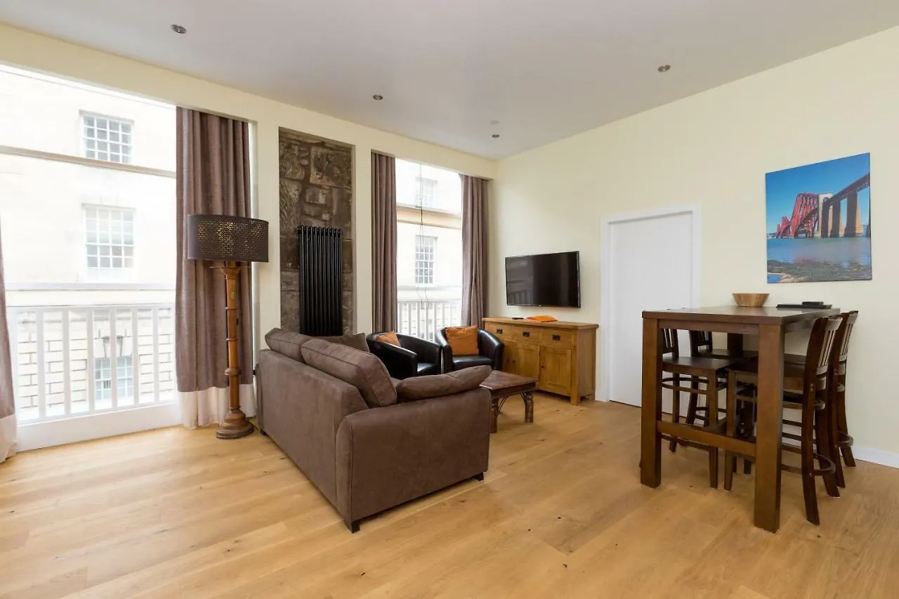 Joivy 1 Bed Flat In Old Town, Next To St Giles Cathedral Apartment Edinburgh